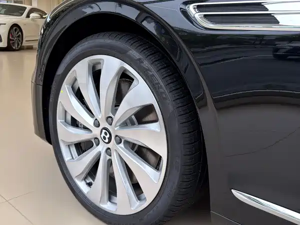 Bentley Flying Spur Plug-In Hybrid 2026
