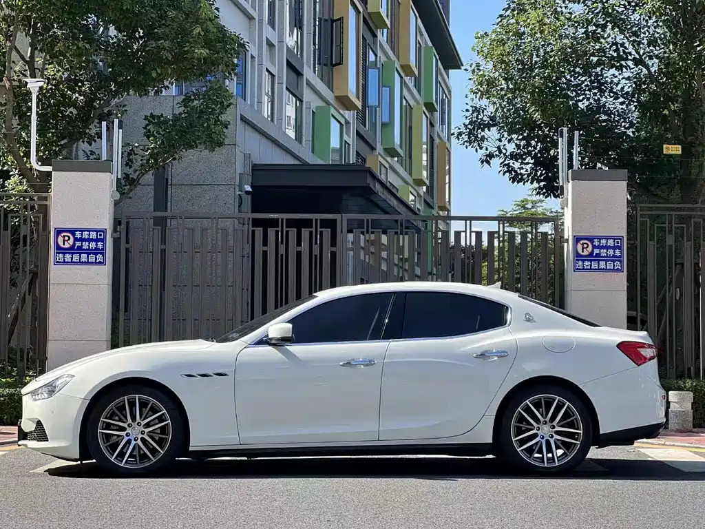 Maserati Ghibli 2016 — фото 9
