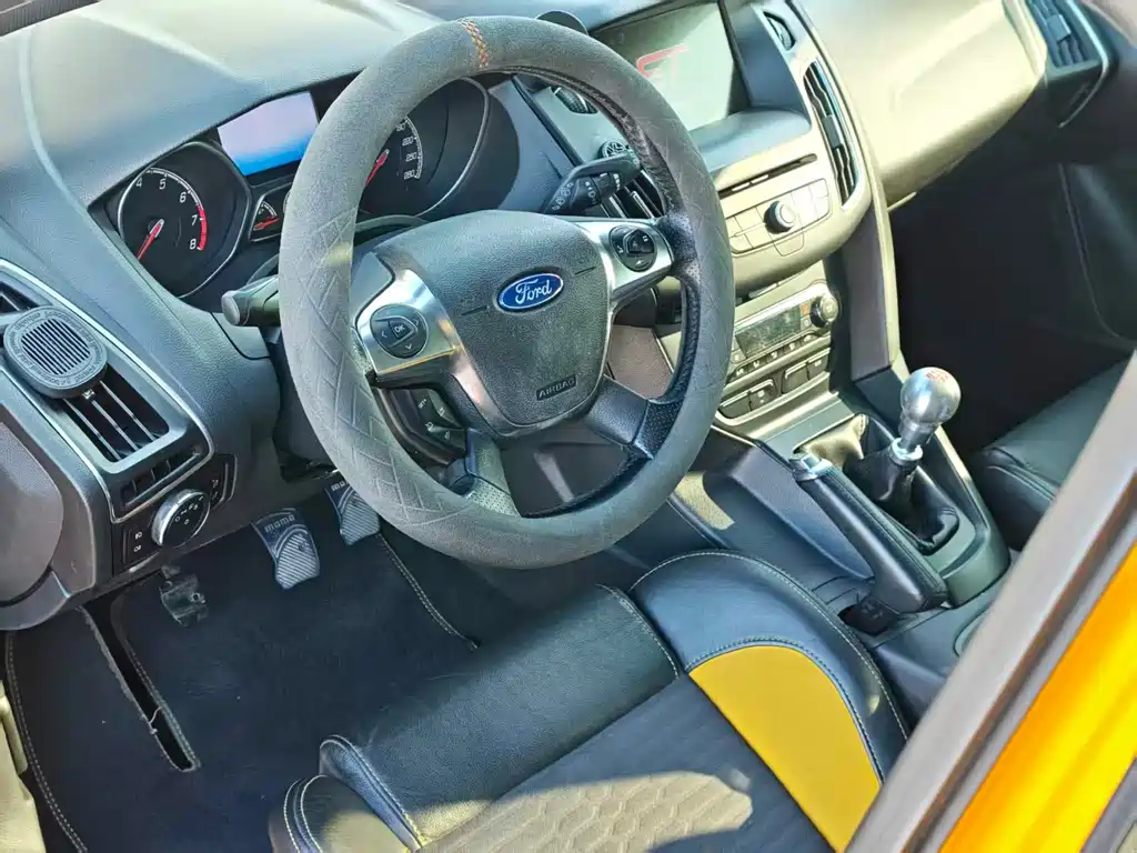 Ford Focus 2013 — фото 13