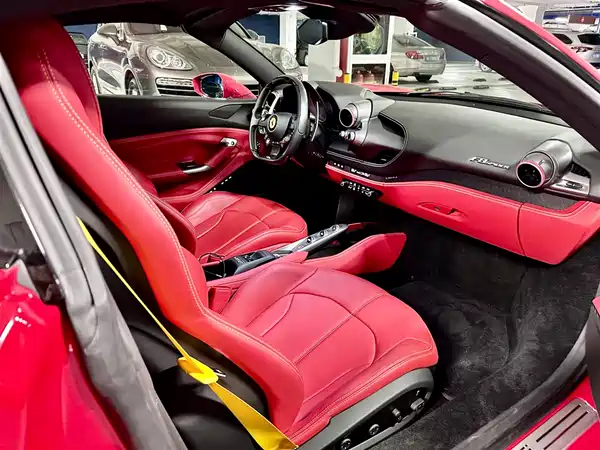 Ferrari F8 2022
