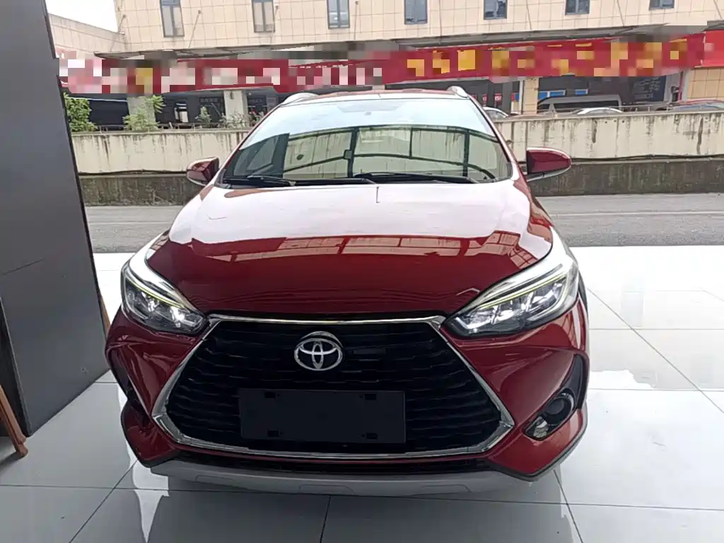 Toyota Yaris L 2022 — фото 3