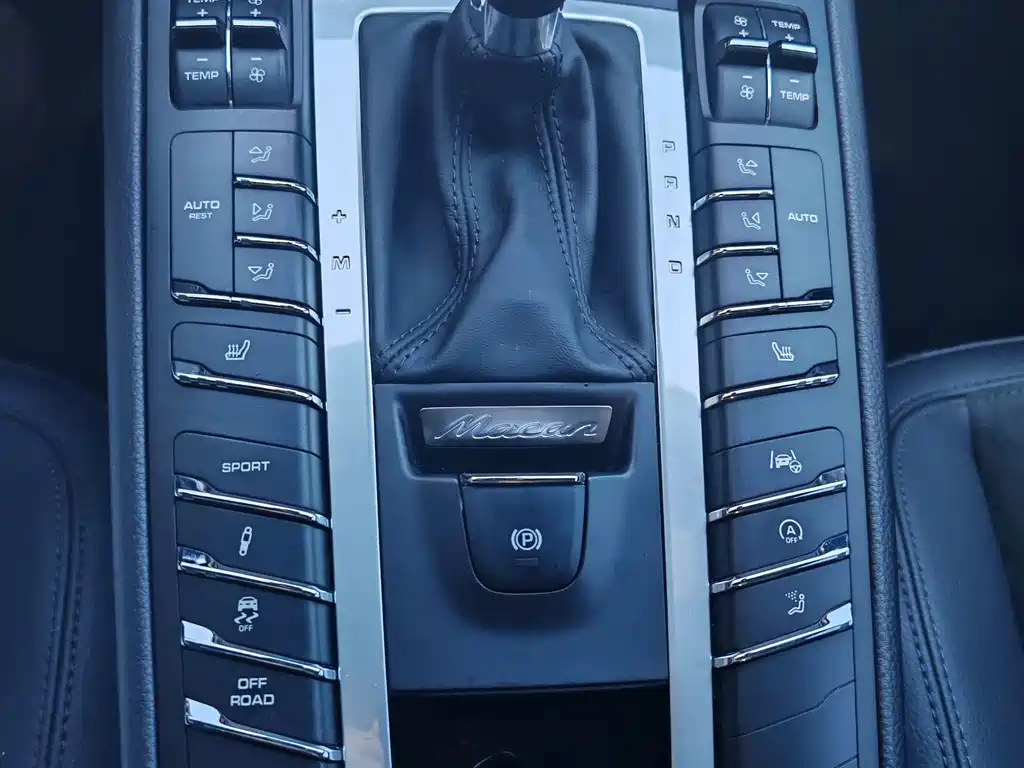 Porsche Macan 2021 — фото 13