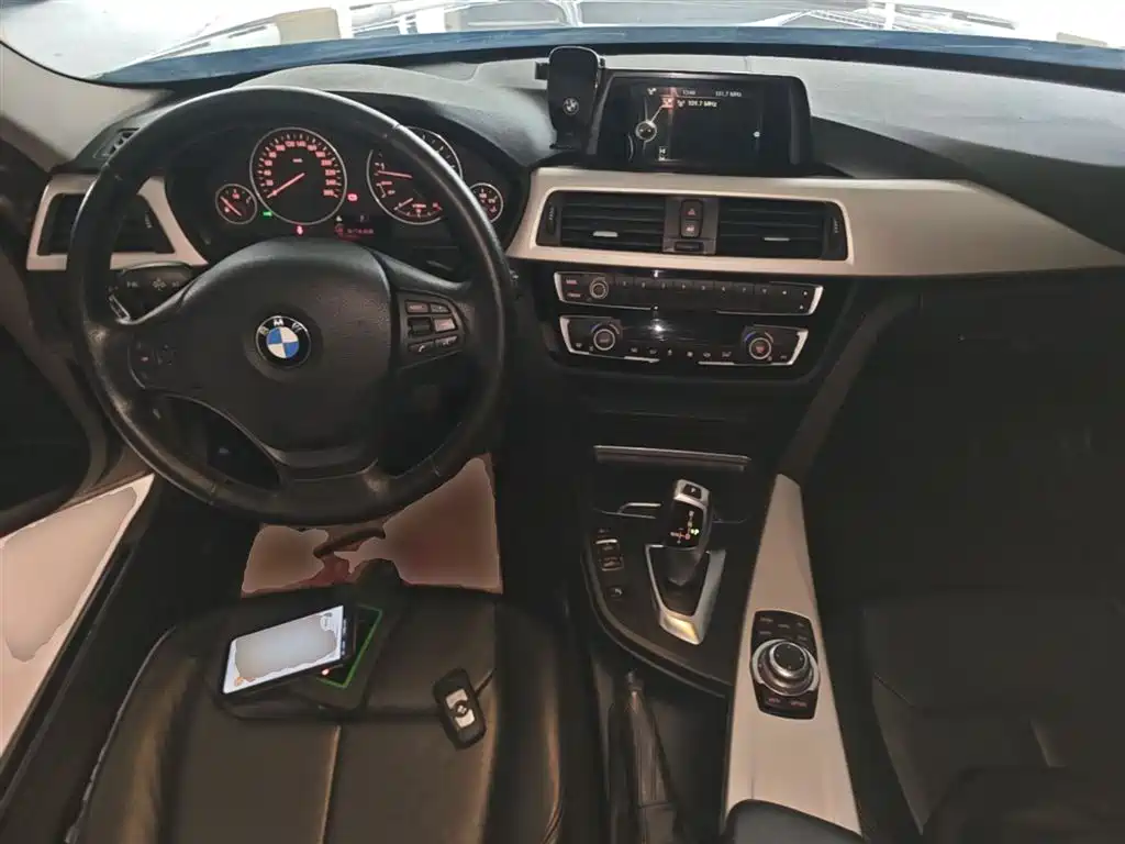 BMW 3 Series 2016 — фото 10