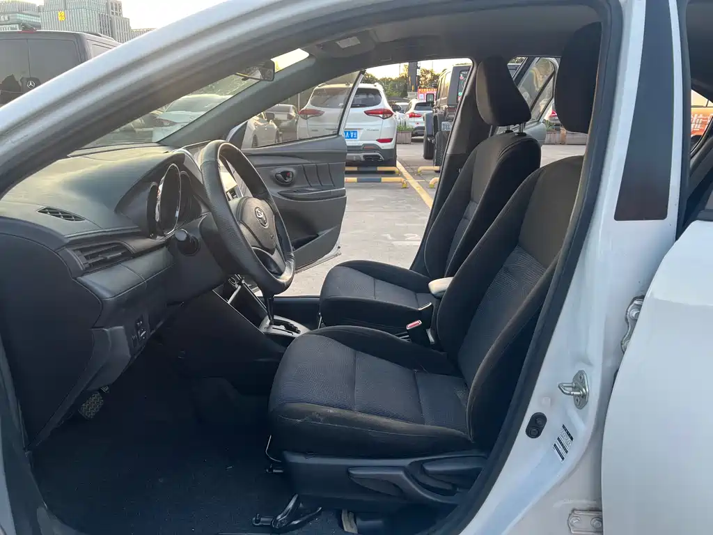 Toyota Yaris L 2017