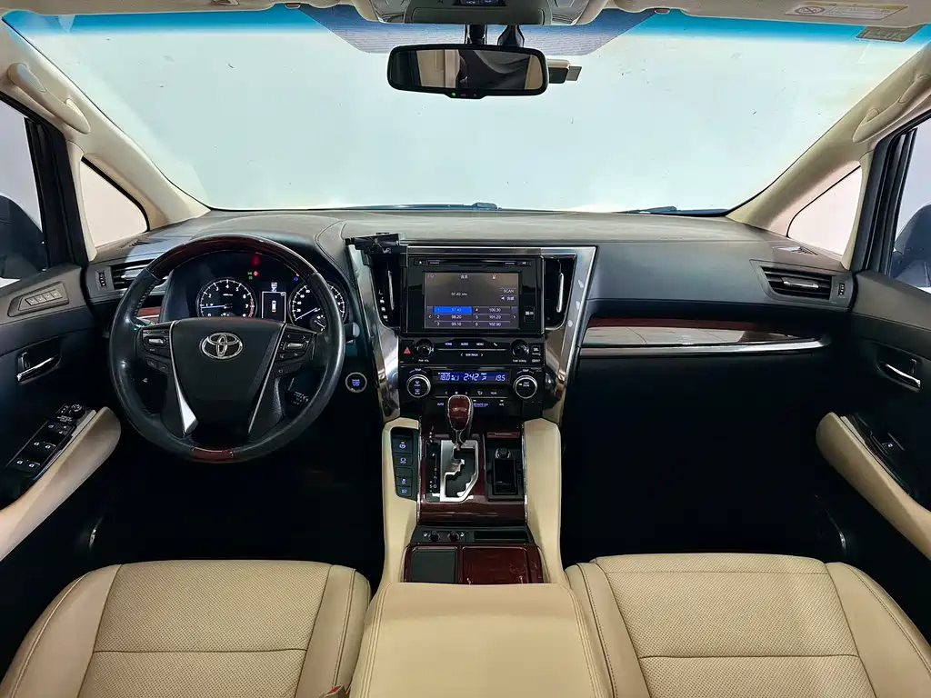 Toyota Alphard 2016 — фото 12