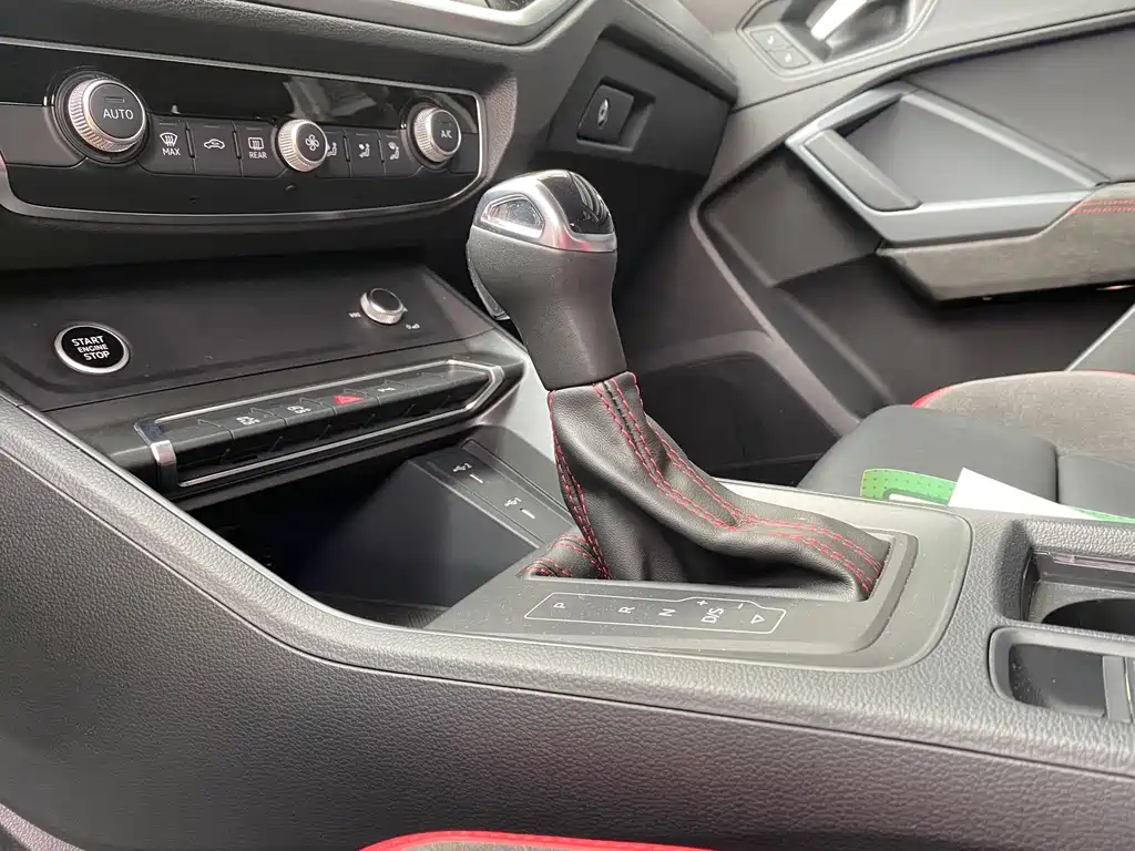 Audi Q3 Sportback 2024 — фото 16