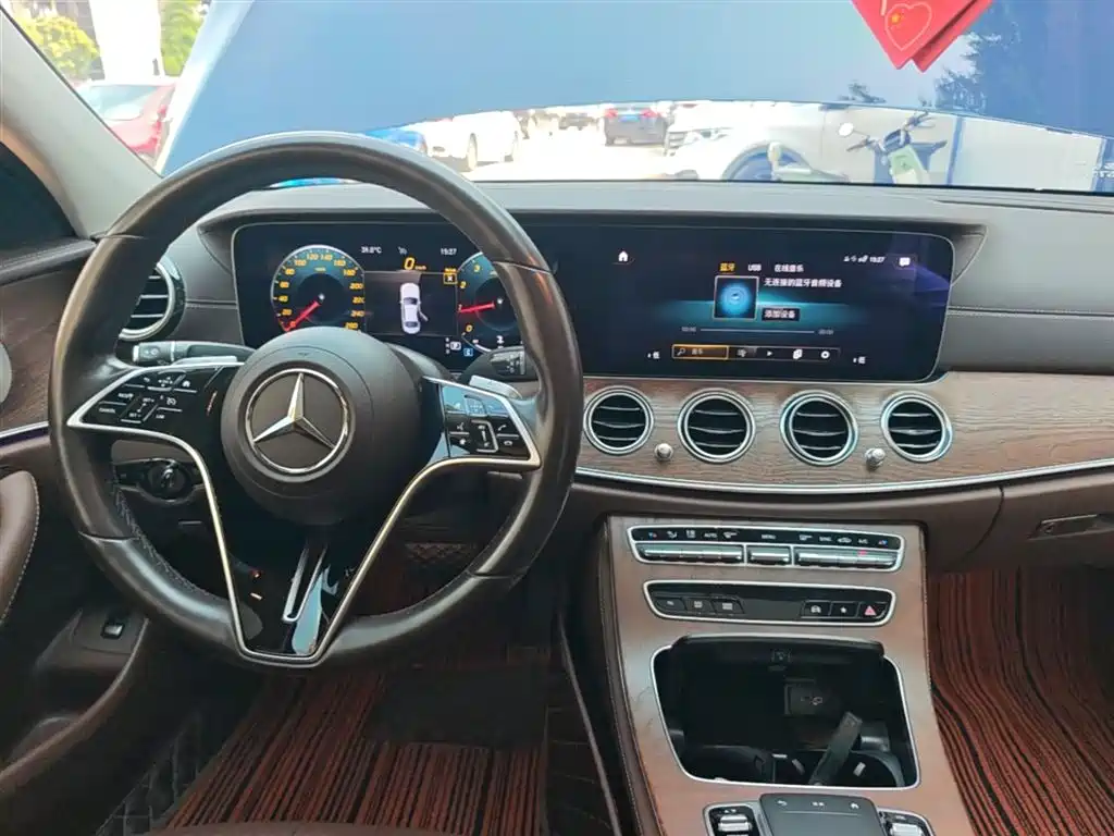 Mercedes-Benz E-Class 2023 — фото 14