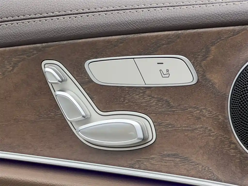 Mercedes-Benz E-Class 2023 — фото 13