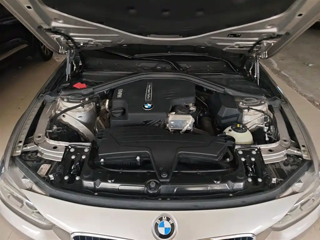 BMW 3 Series 2016 — фото 20