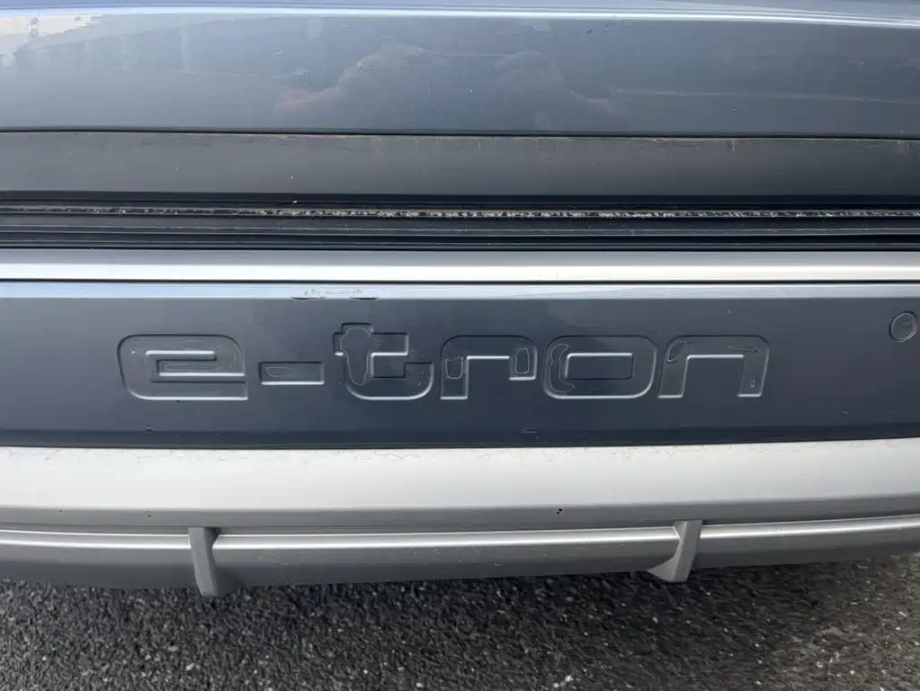 Audi Q4 e-tron 2025 — фото 16