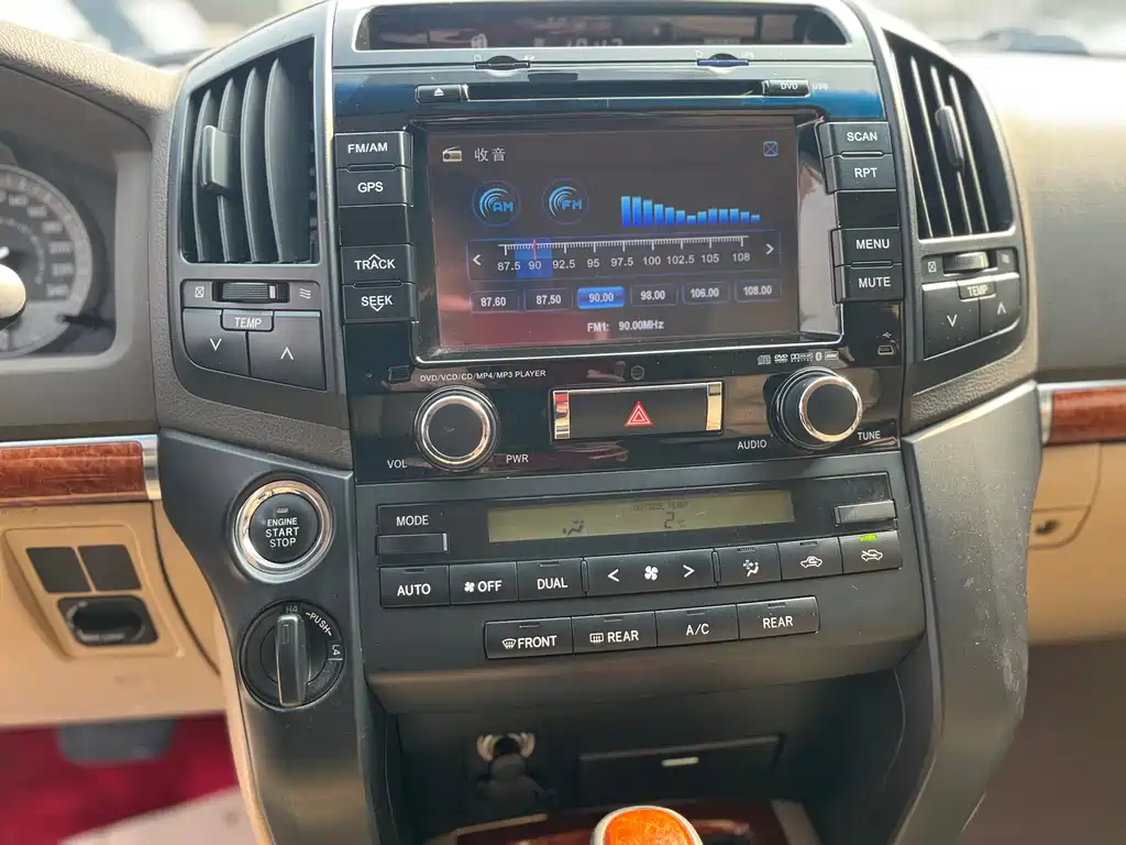 Toyota Land Cruiser 2015 — фото 14