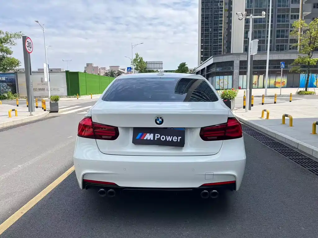 BMW 3 Series 2018 — фото 8