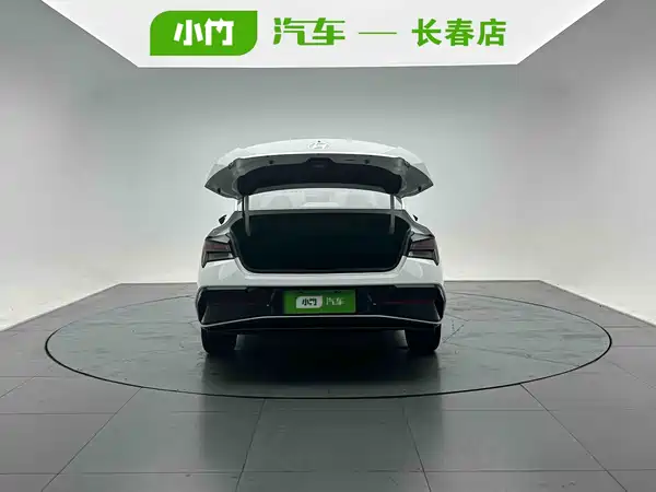 Hyundai Elantra 2023