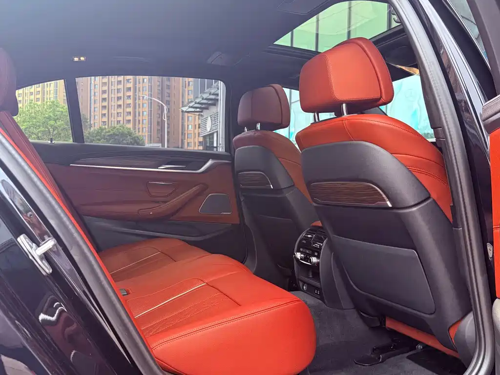 BMW 5 Series 2022 — фото 15