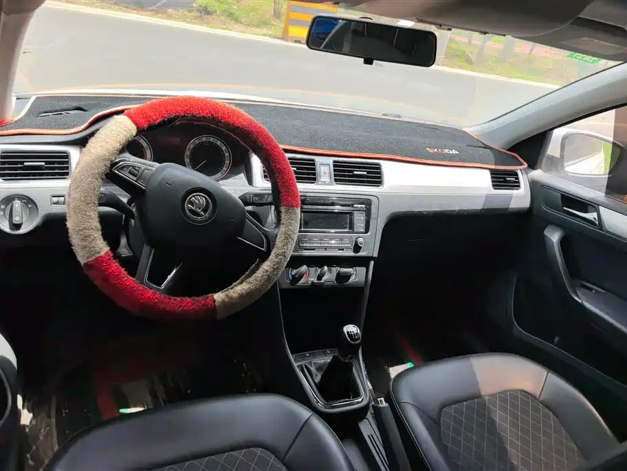 Skoda Rapid Spaceback 2019 — фото 12