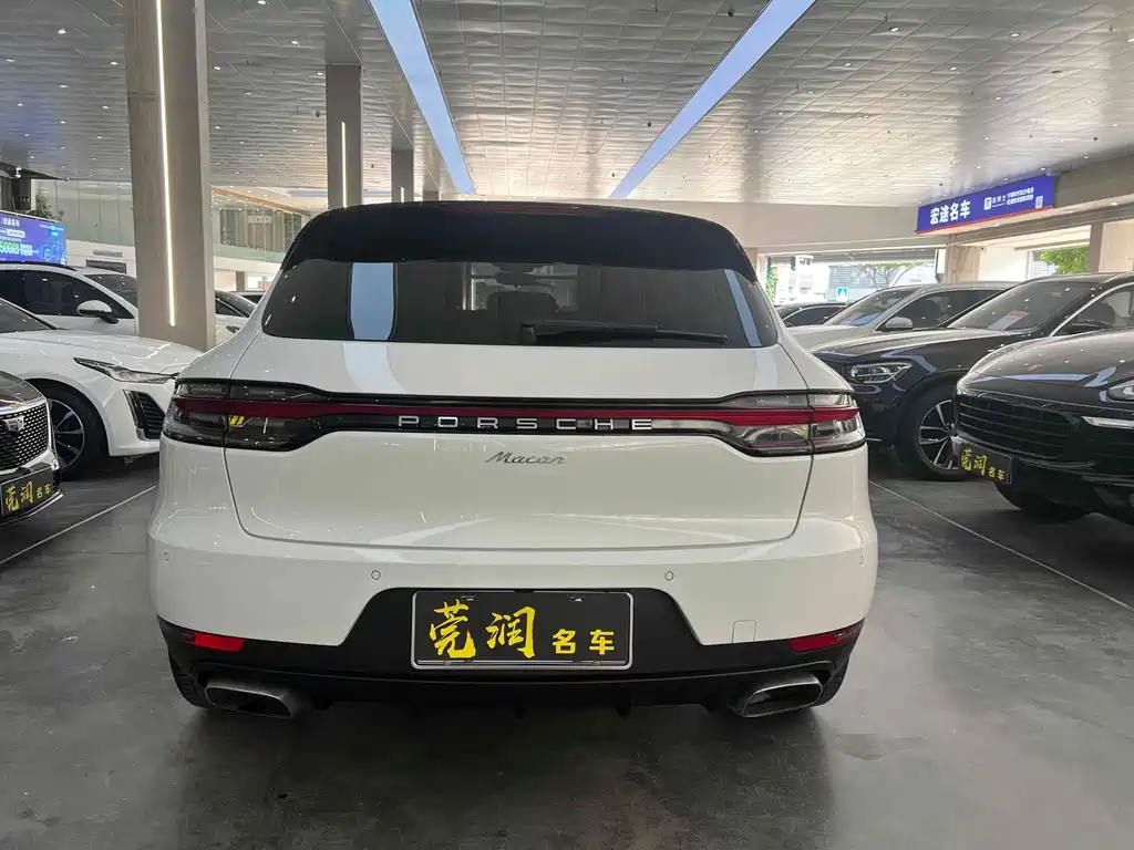 Porsche Macan 2019 — фото 13