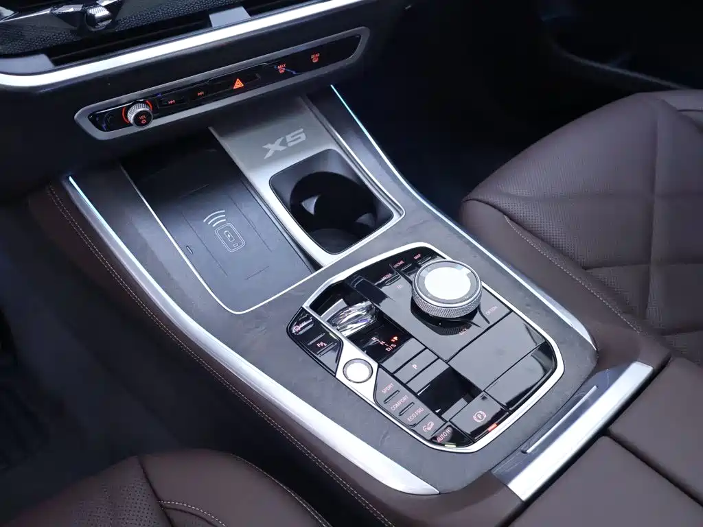 BMW X5 2025 — фото 12