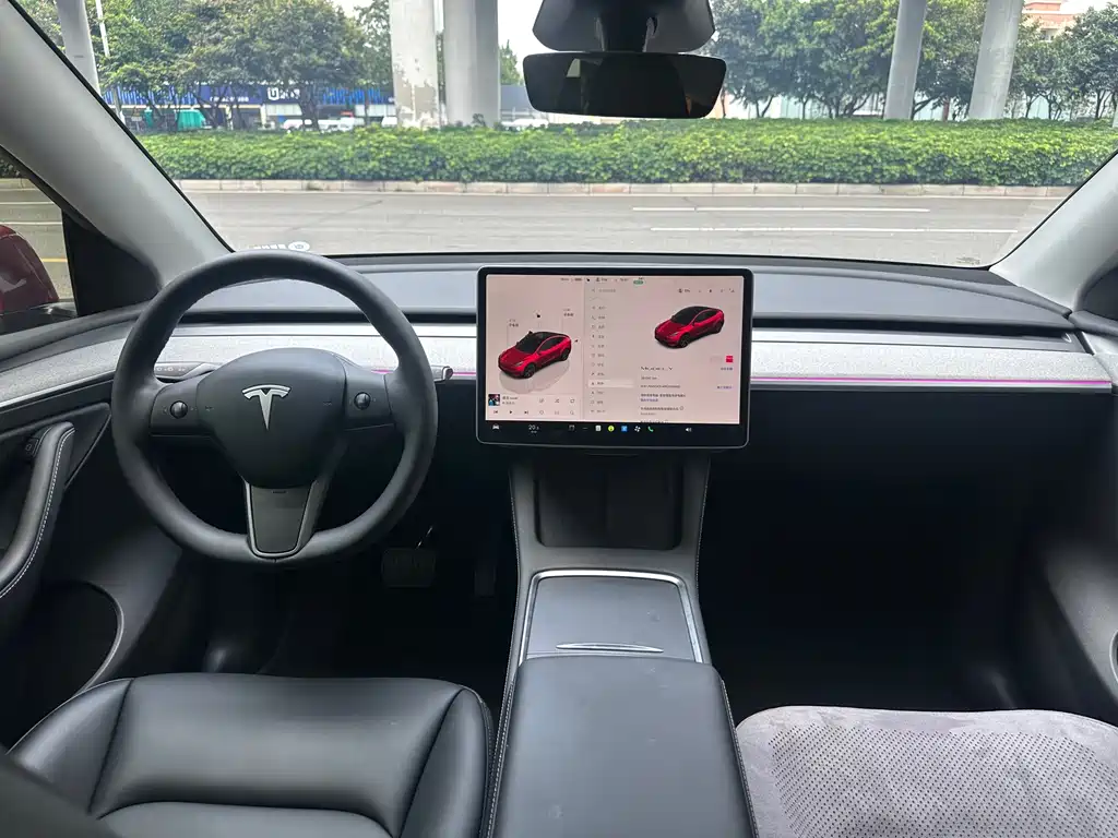 Tesla Model Y 2024 — фото 13