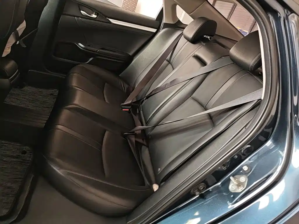 Honda Civic 2018 — фото 17