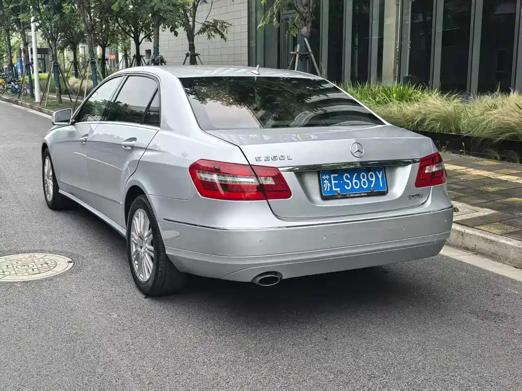 Mercedes-Benz E-Class 2013 — фото 17