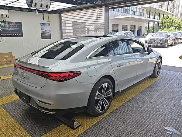 Mercedes-Benz EQS 2023