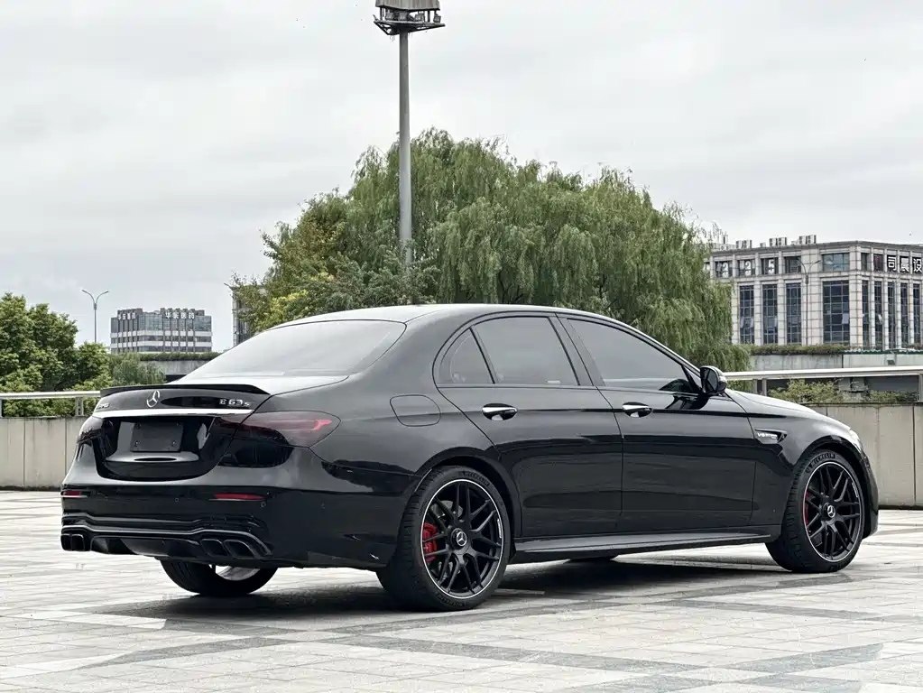 Mercedes-Benz E-Class AMG 2021 — фото 11