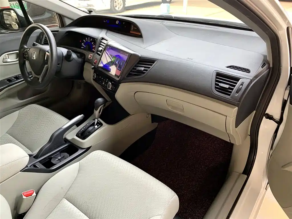 Honda Civic 2015 — фото 13