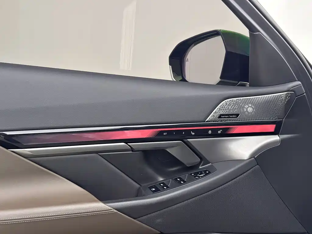 BMW 5 Series 2024 — фото 14