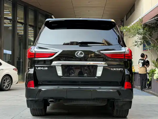 Lexus LX 2016