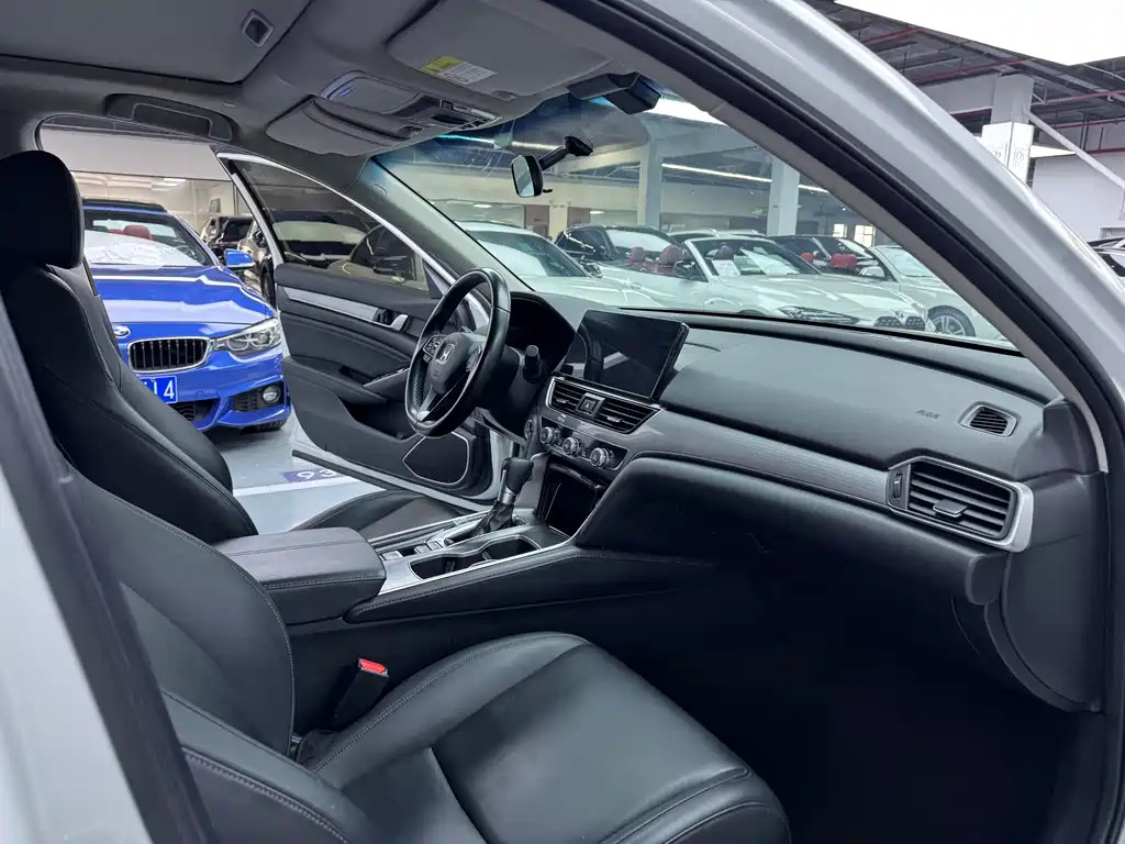 Honda Accord 2022 — фото 16