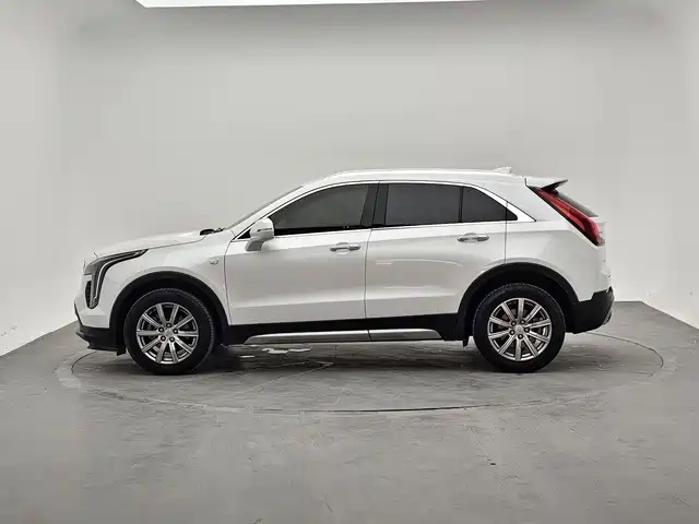 Cadillac XT4 2020 — фото 3