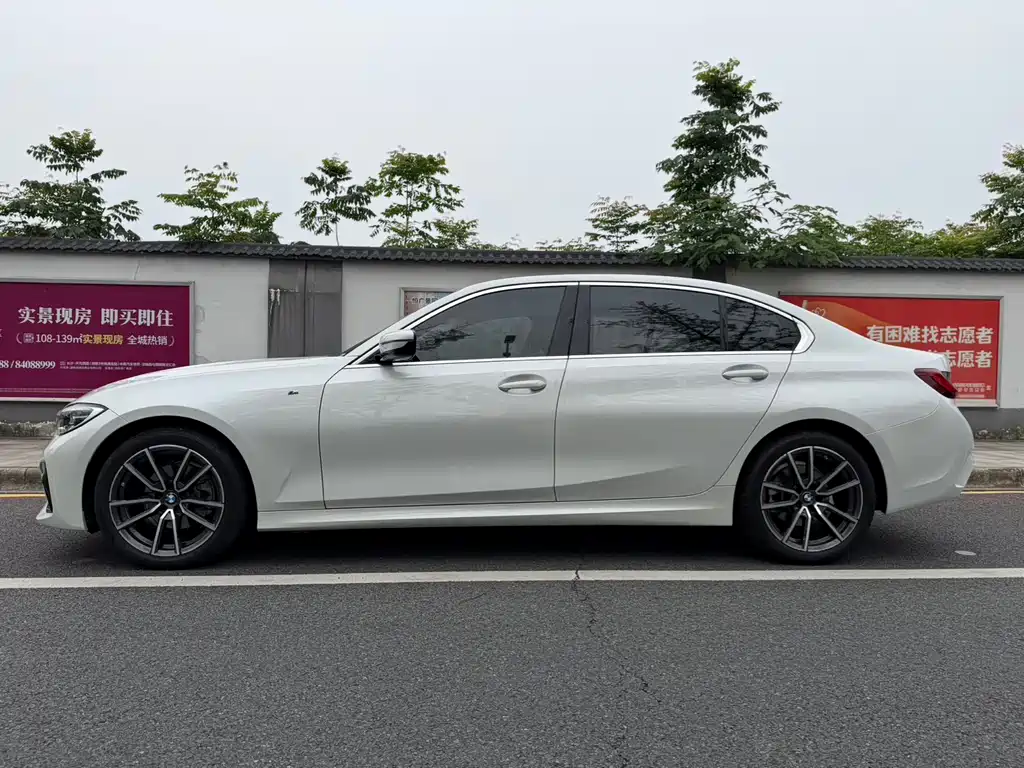 BMW 3 Series 2022
