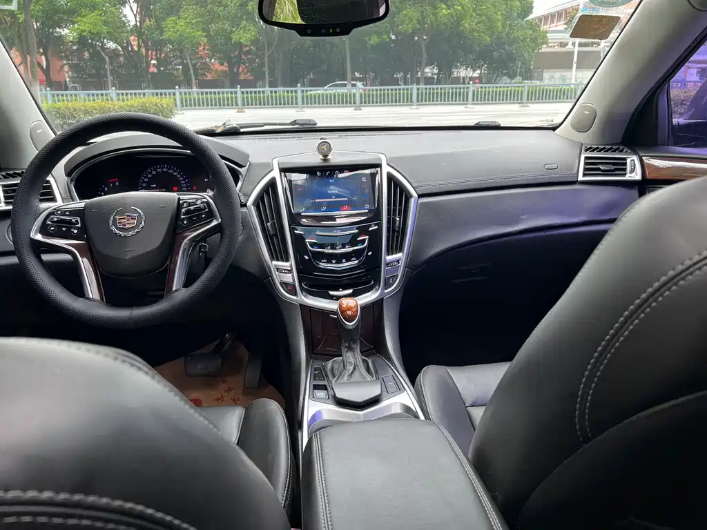 Cadillac SRX 2015 — фото 13