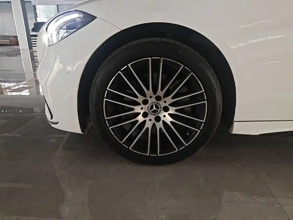 Mercedes-Benz C-Class 2023 — фото 23