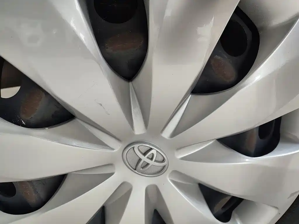 Toyota Yaris L 2019 — фото 12
