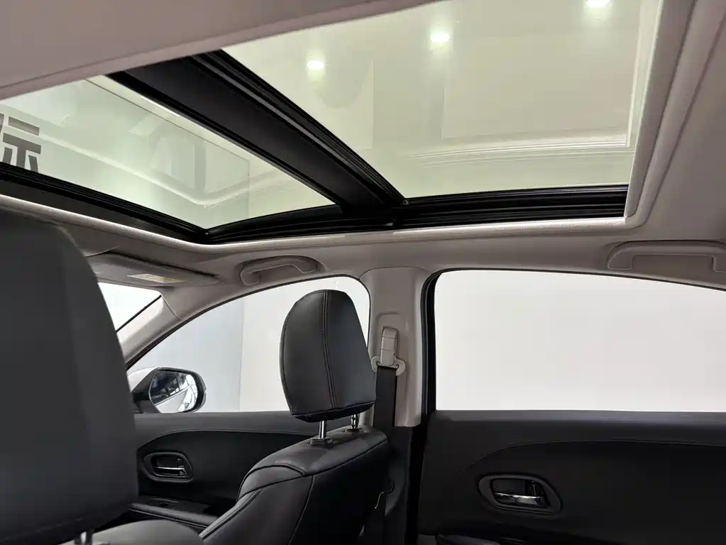 Honda Vezel 2022 — фото 16