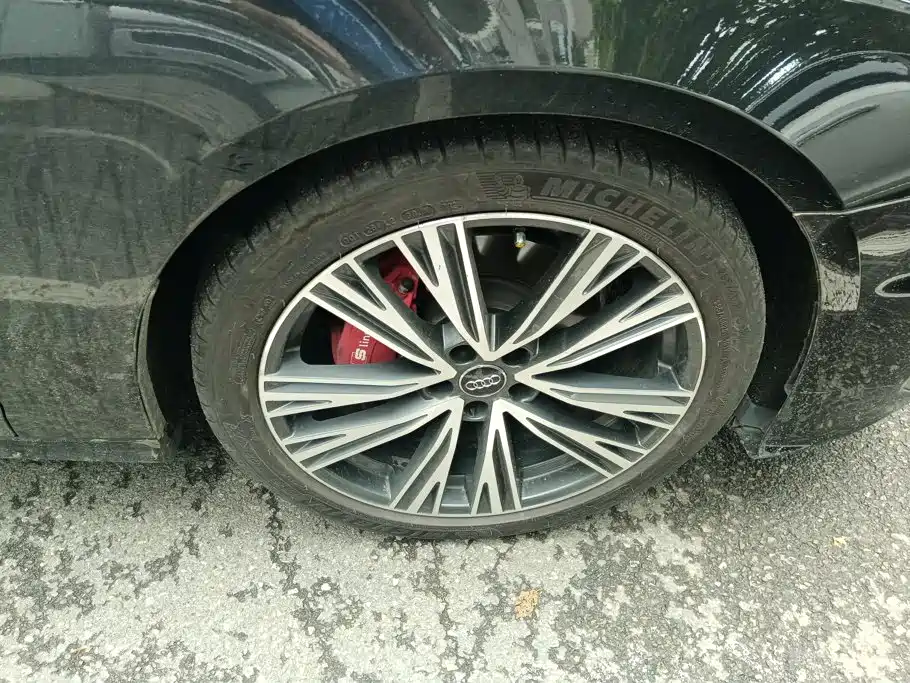 Audi A6L 2022