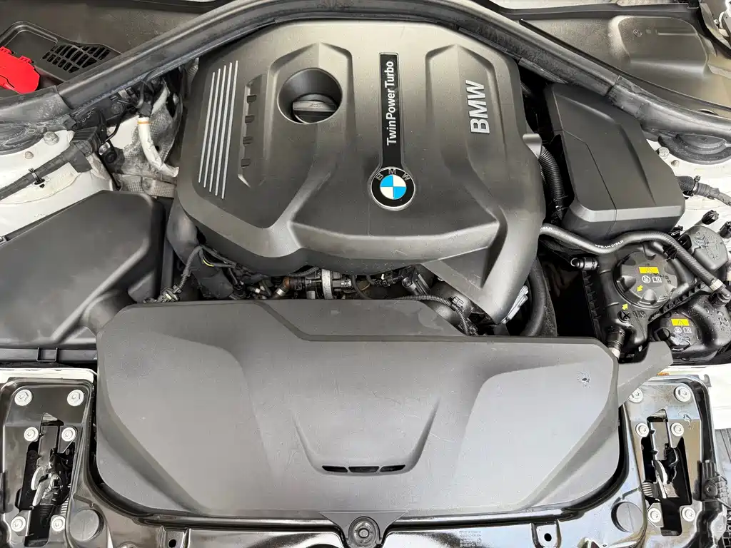BMW 3 Series 2017 — фото 11