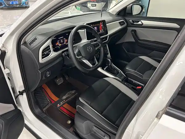 Volkswagen T-Roc 2023