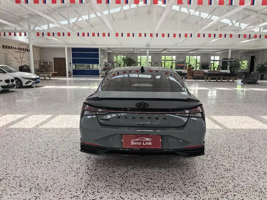 Hyundai Elantra 2023