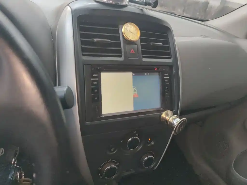 Nissan Sunny 2014 — фото 10