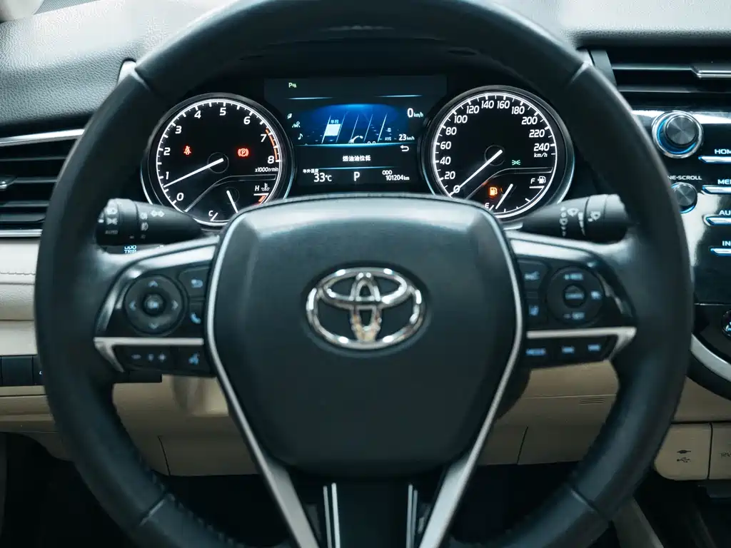 Toyota Camry 2018 — фото 13