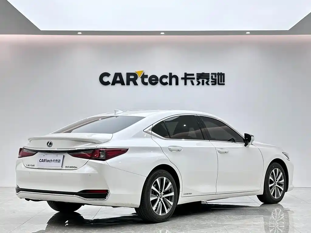 Lexus ES 2021 — фото 5