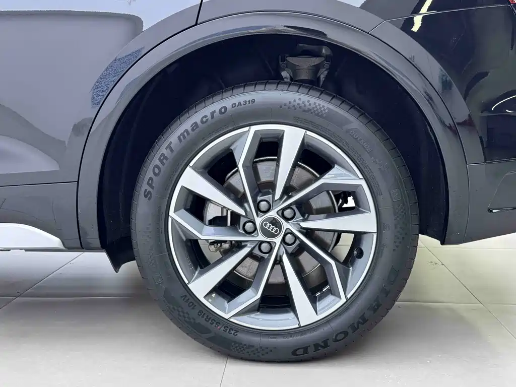 Audi Q5L 2022 — фото 18