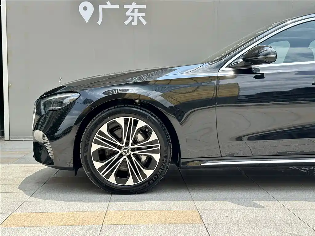 Mercedes-Benz E-Class 2025 — фото 17