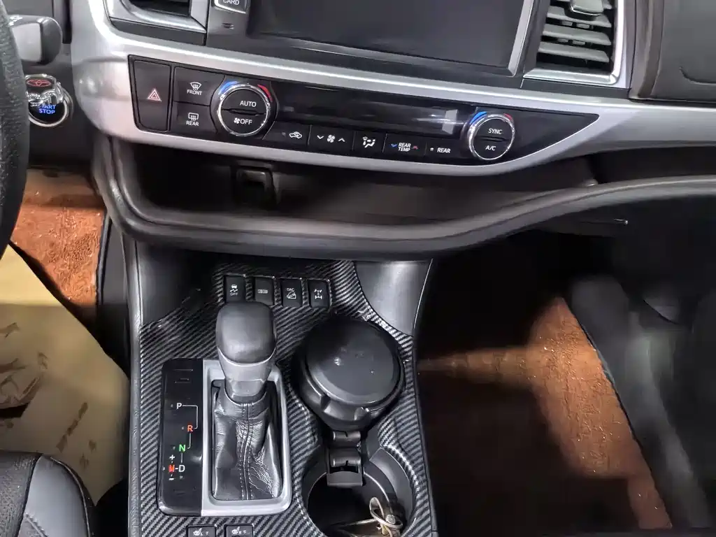 Toyota Highlander 2020 — фото 11