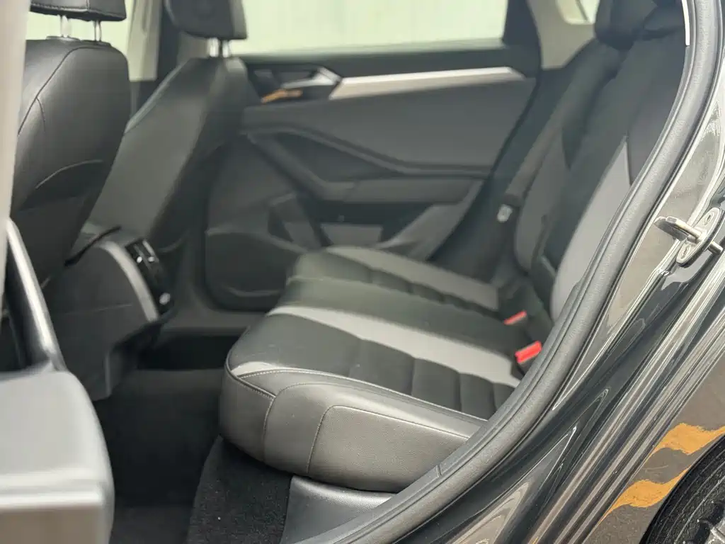 Volkswagen Sagitar 2019