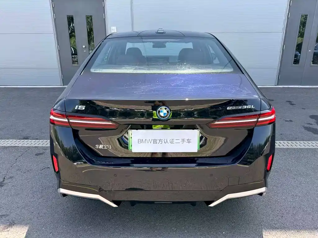 BMW i5 2025 — фото 4