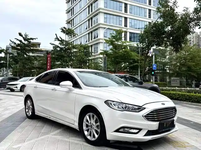 Ford Mondeo 2017 — фото 2