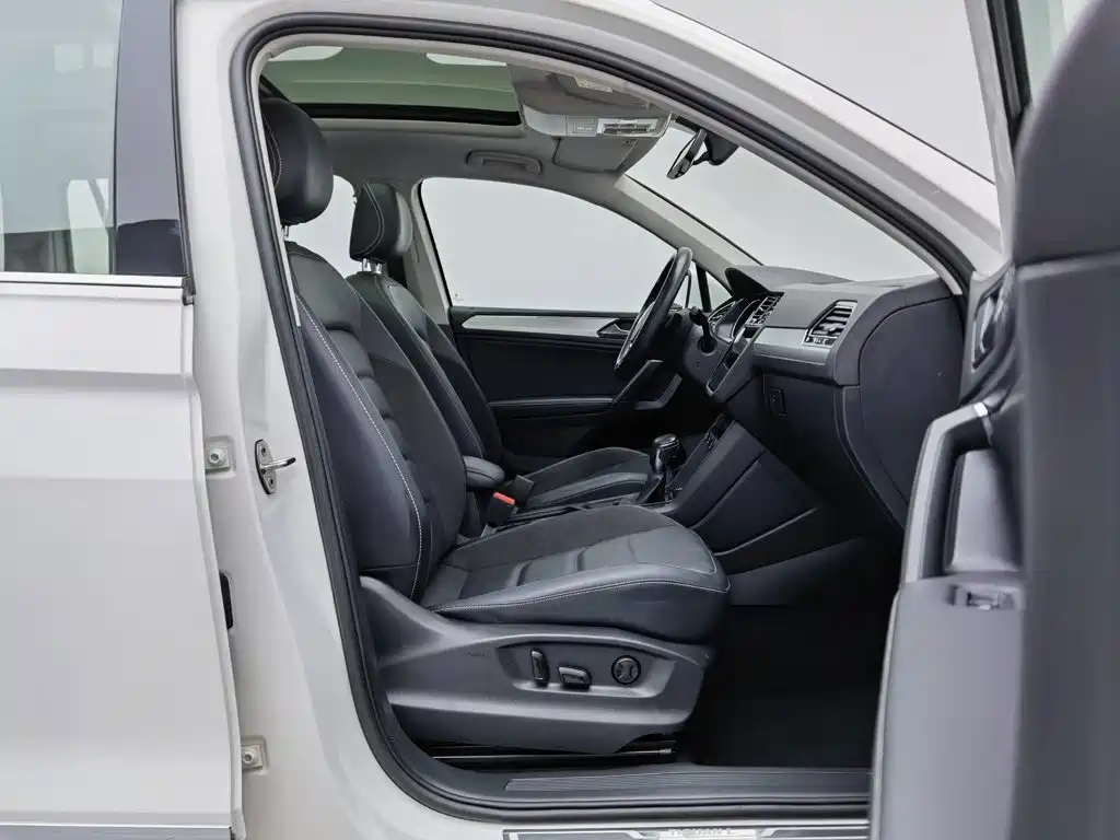 Volkswagen Tiguan L 2020 — фото 23